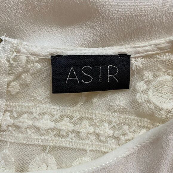 ASTR The Label White Lace Detail Short Sleeve Dress Women’s Size (small) Elegant - Picture 3 of 6